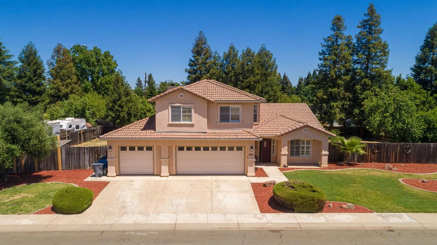 2021 Pepperwood Dr photo 1