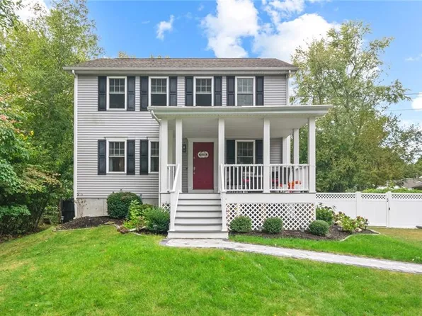 11 Kingston St, Warwick, RI 02888