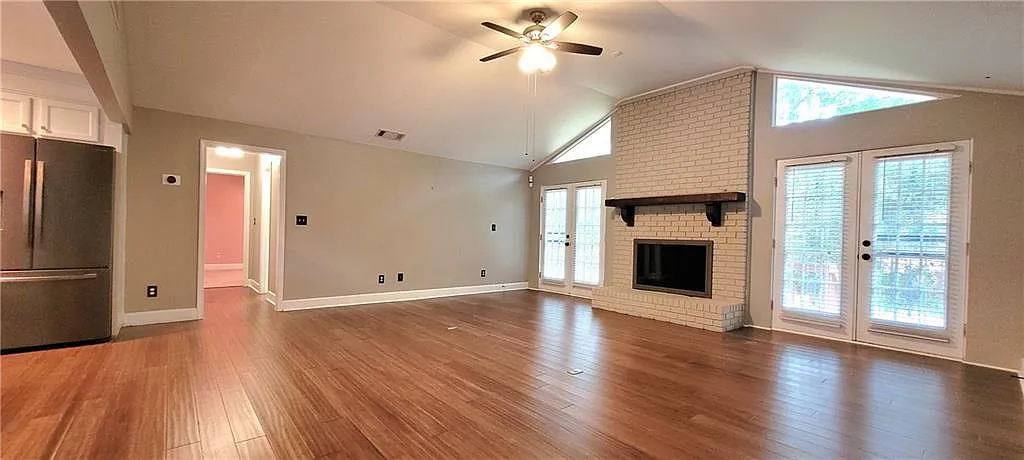 3 bed, 1807 sqft, $2,850 — Photo 4