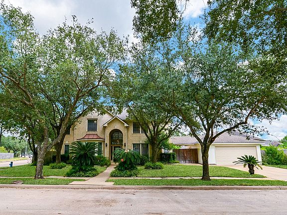 3rd image of 12924 Dove Oaks Ct