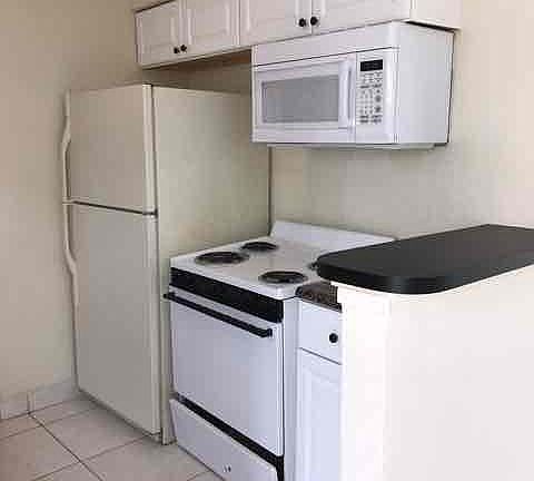 4th image of 17801 NW 27th Ct