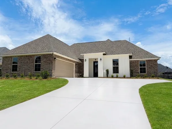 267 Woodcrest Dr, Stonewall, LA 71078