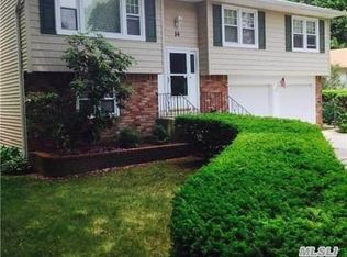 14 Duke St, Bay Shore, NY 11706