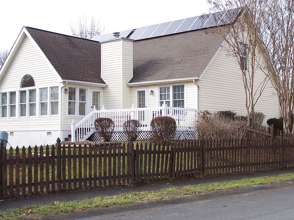 1st image of 1213 College Heights Dr