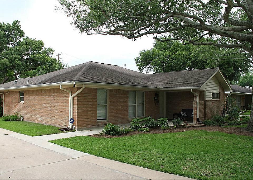 1st image of 5730 Belrose Dr