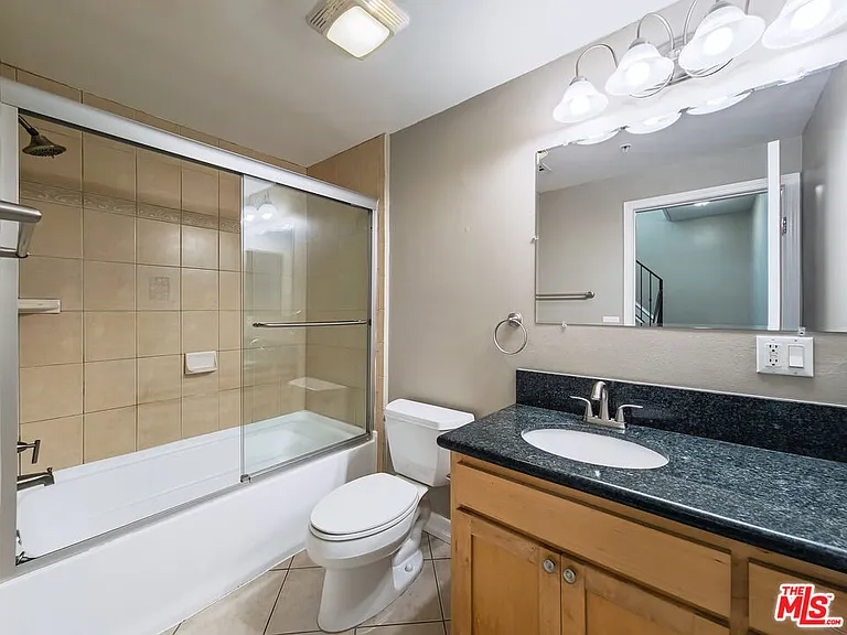 5237 Willowcrest Ave #105 — Photo 18