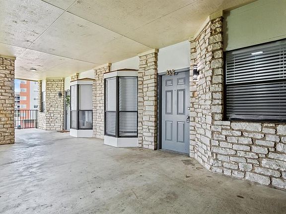 2nd image of 2818 Nueces St #304