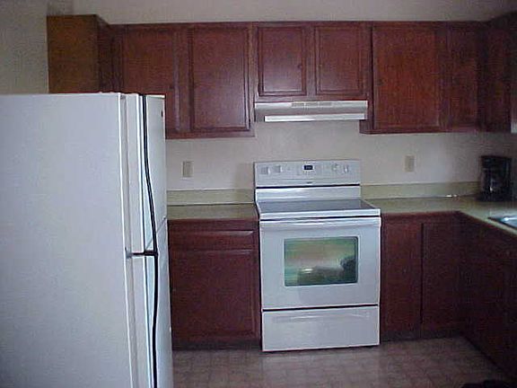 3rd image of 122 Park Lane Dr