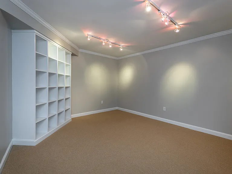 2 Emerson Ct — Photo 28