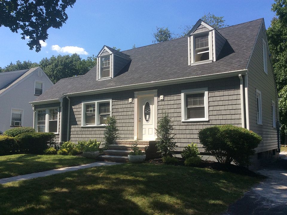 2nd image of 12 Fair St