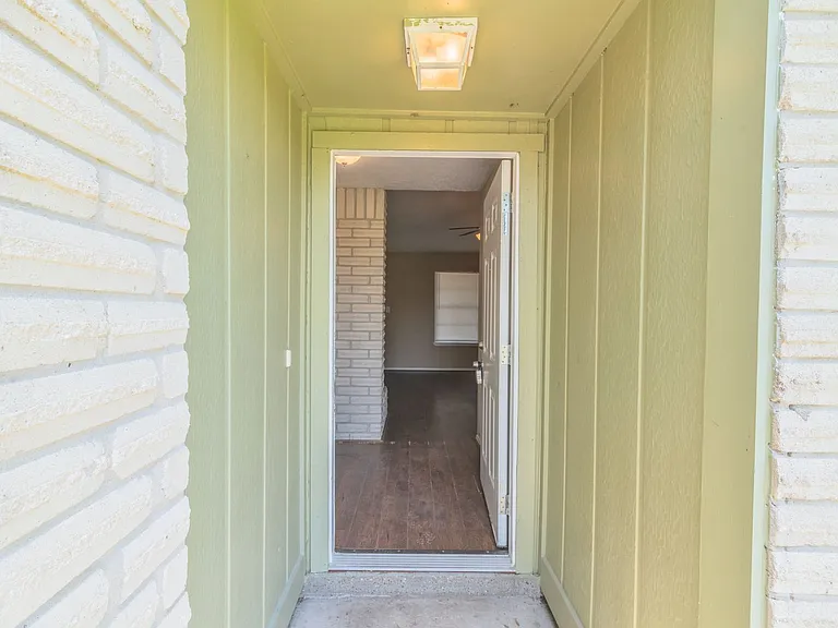 14210 Galvani Dr — Photo 2