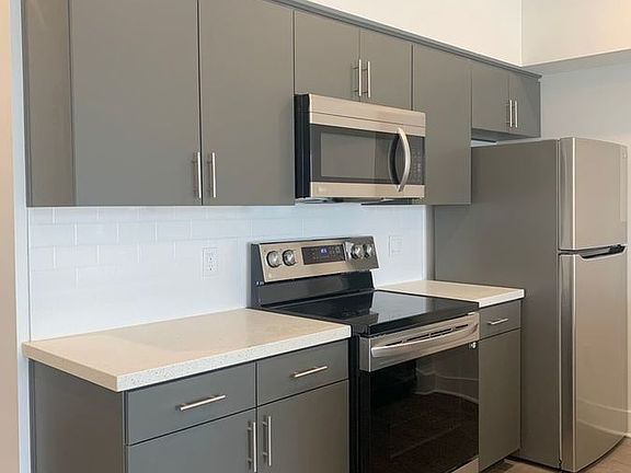 5th image of 4055 Oakwood Ave #406