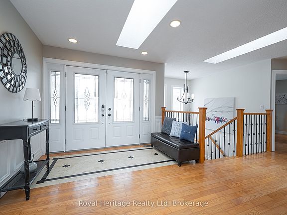 4th image of 37 Forest Hill Dr