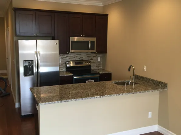 3247 Biddle Ave, Wyandotte, MI 48192