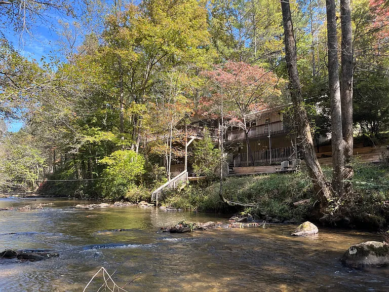 470 W Mountaintown Trl — Photo 1
