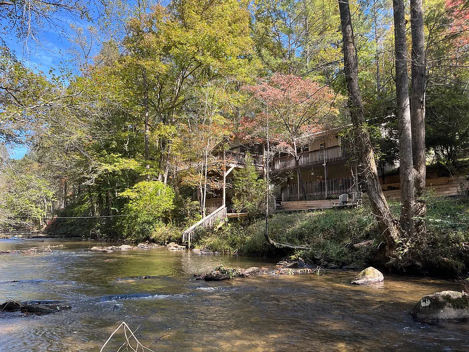 470 W Mountaintown Trl