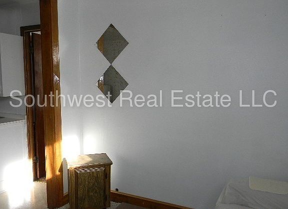 5th image of 305 H St APT 4