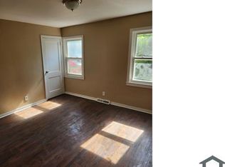 867 Pearl Harbor St #1, Bridgeport, CT 06610