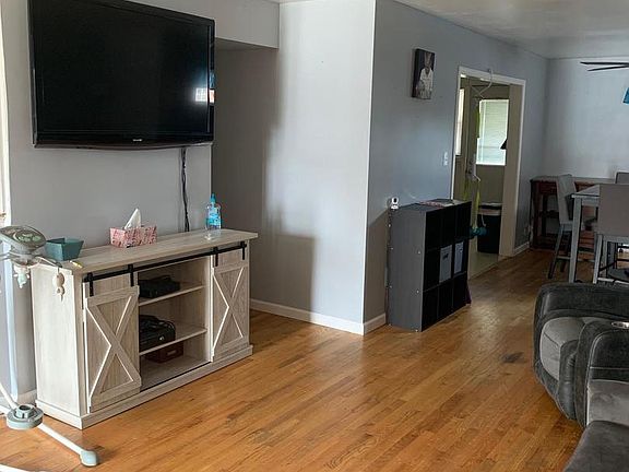 4th image of 7822 Saint Gregory Dr