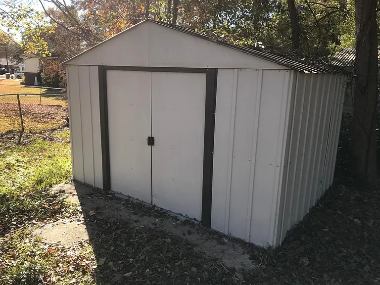 1221 Eastwood Ave — Photo 20