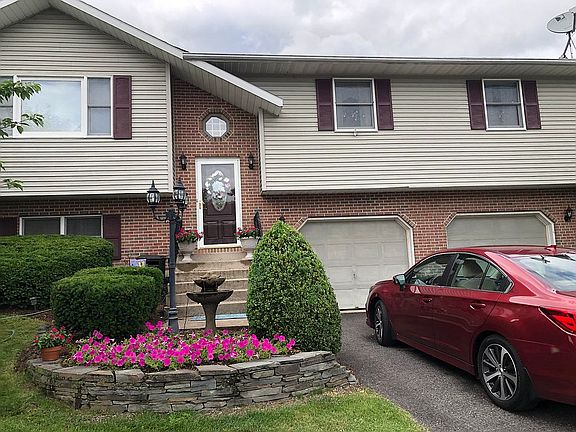 3rd image of 4602 Christina Dr