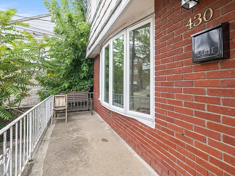 430 Bramhall Ave #A — Photo 14