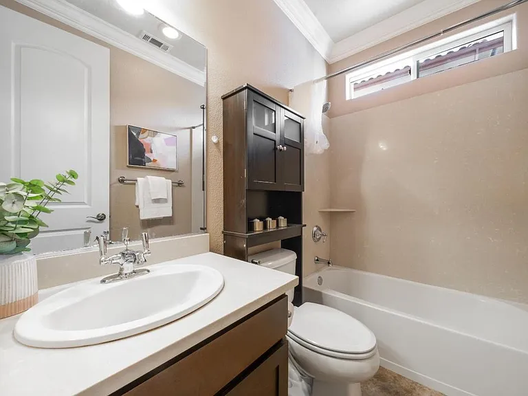 1350 McKinley Ct #1351 — Photo 2