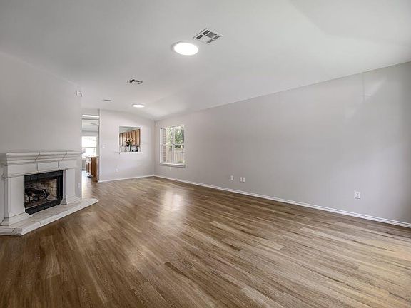 5th image of 4300 Columbine Dr