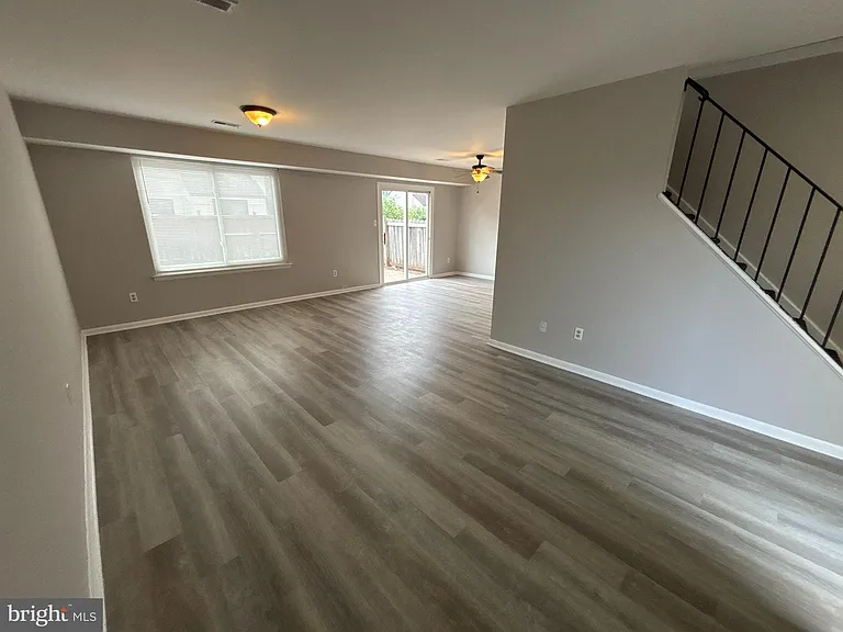 476 Bridge St — Photo 9