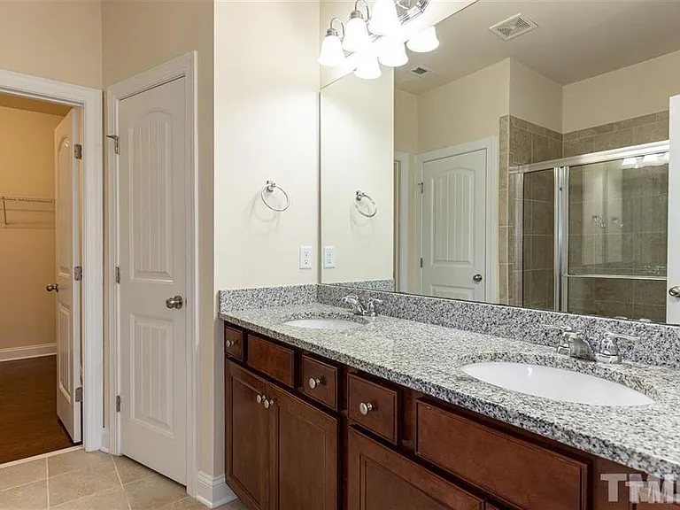407 Daylin Dr — Photo 13