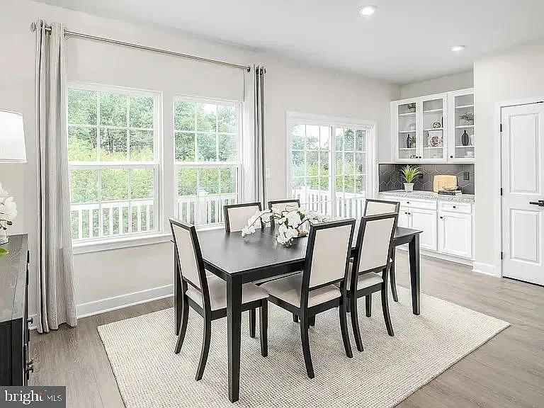 4 bed, 3.5 bath, 2440 sqft, $3,250 — Photo 3