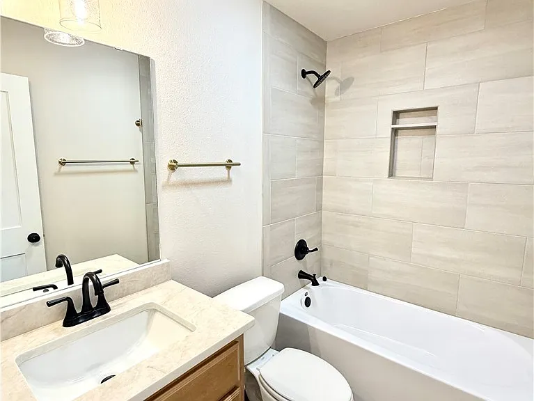 1206 Bridgewater Dr — Photo 12