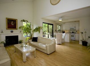 2600 W Meadowview Ln, Anaheim, CA 92804
