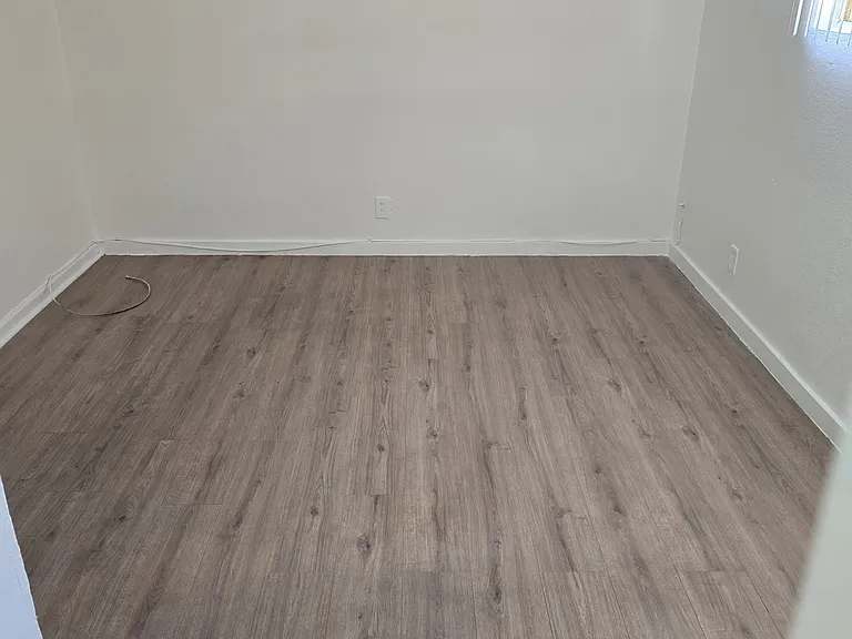 2546 Traction Ave #7 — Photo 6