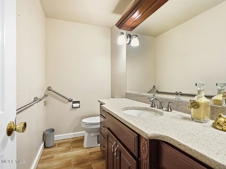 470 Monmouth Pl — Photo 24