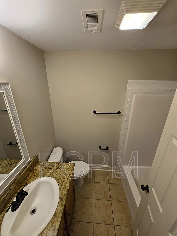 3 bed, 2.0 bath, 1100 sqft, $1,295 — Photo 2