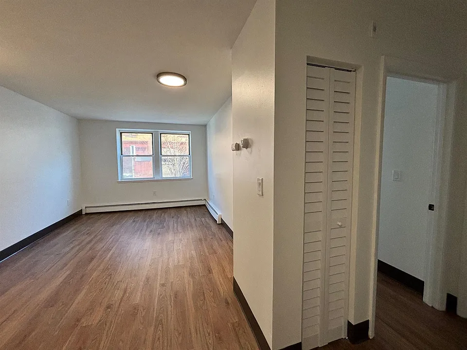 1 Franklin St #201