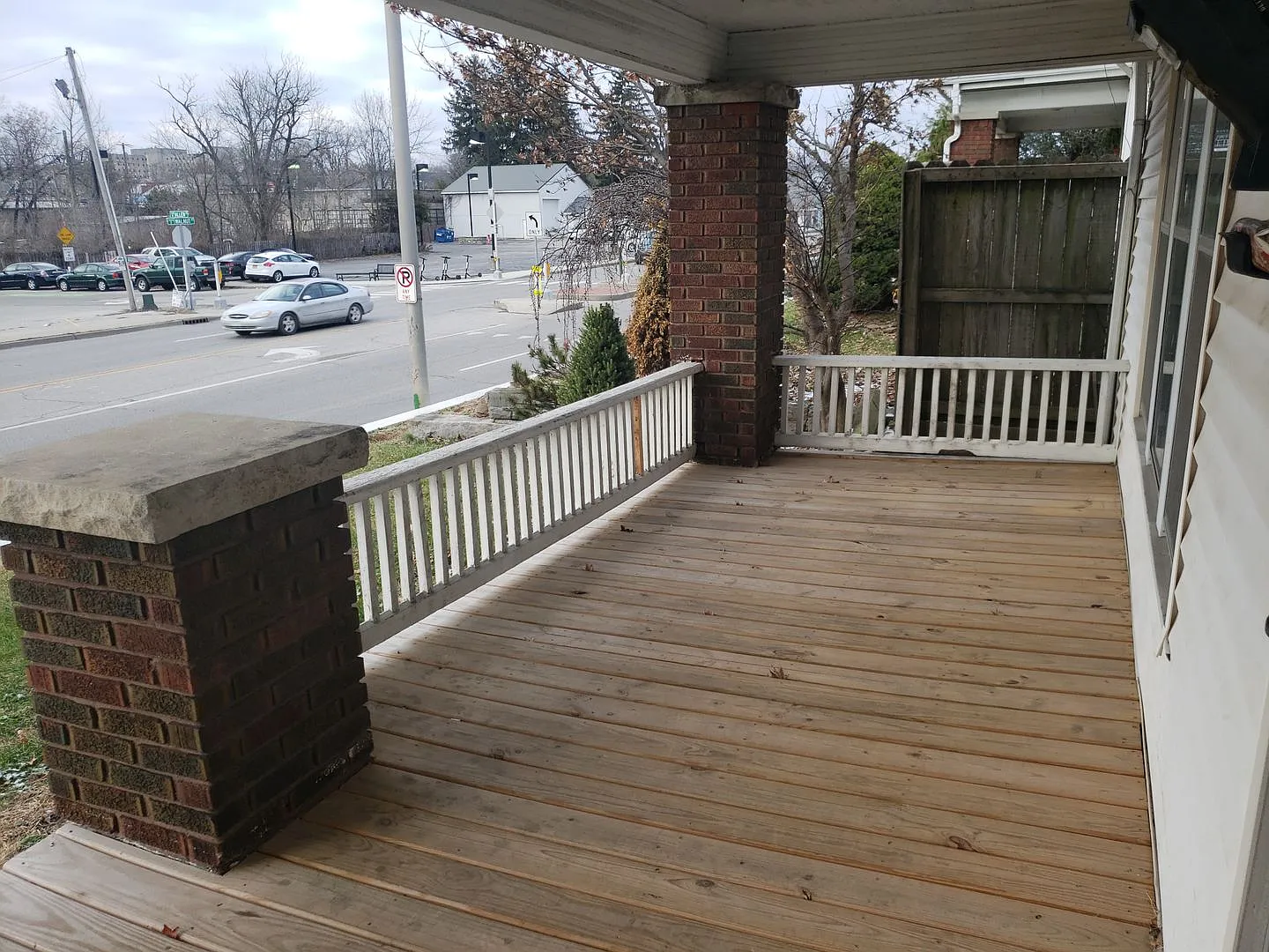 Charming 4 BD/2 BA home in quiet neighborhood! — Photo 2