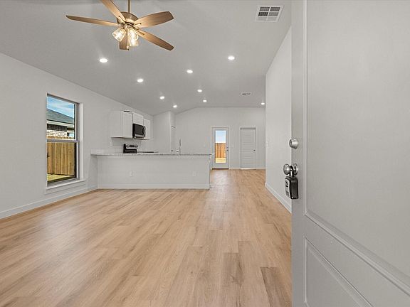 2nd image of 2605 Garland Ave