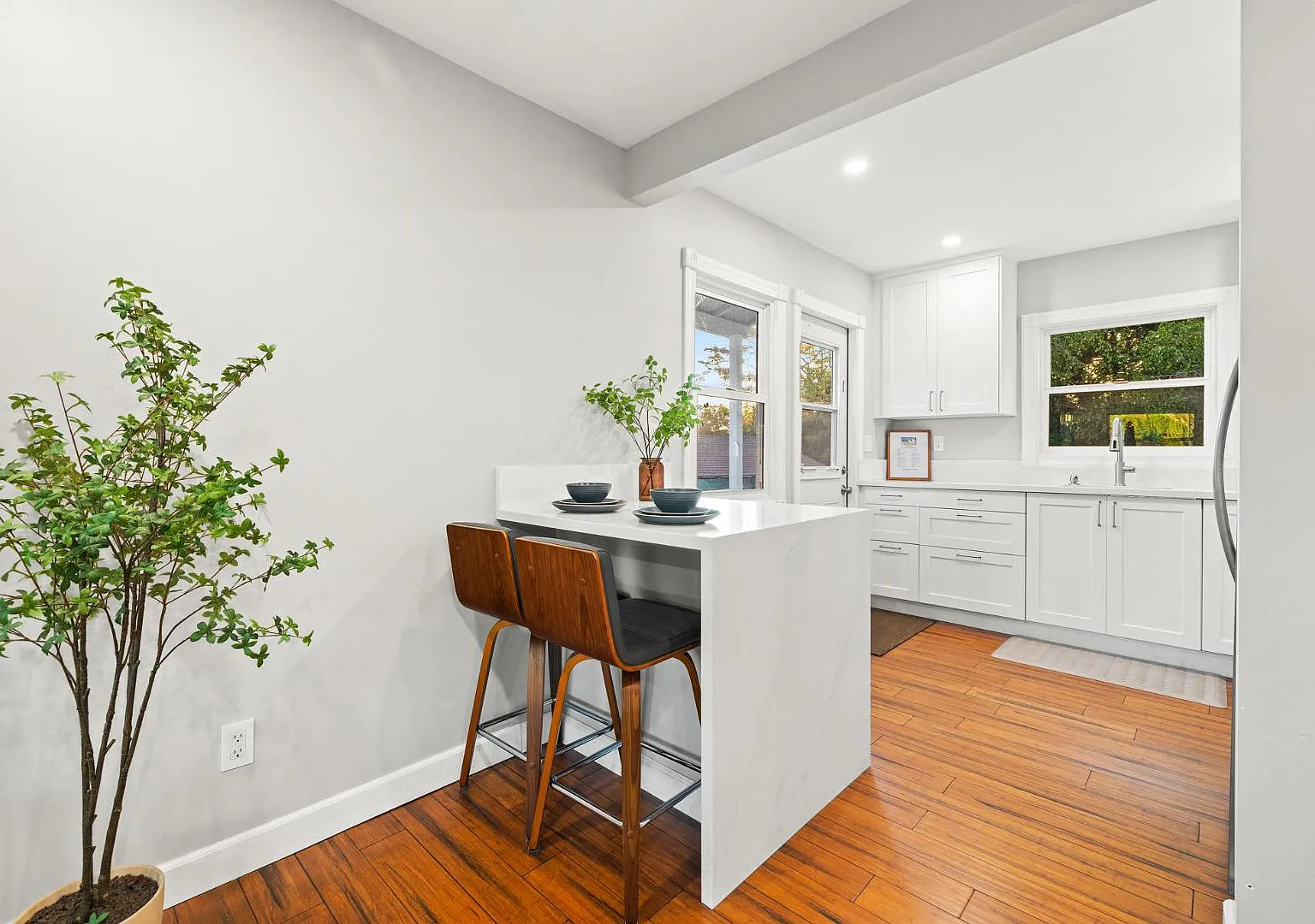 1326 Dorcas Street — Photo 3