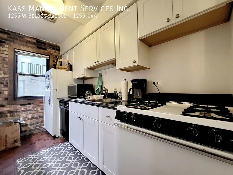 1251-59 W Belden Avenue — Photo 15