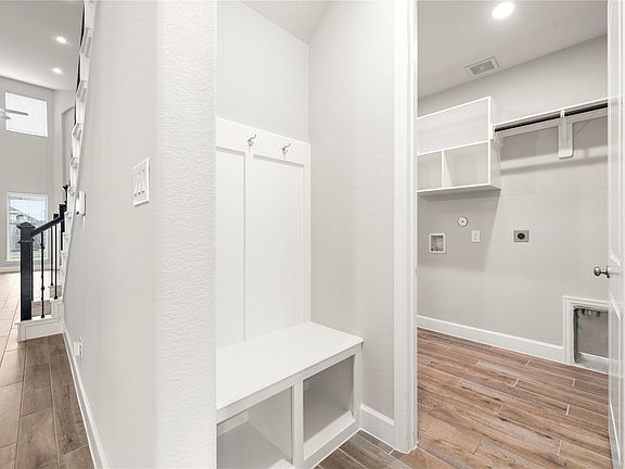 5th image of 4210 Ana Ridge Ln