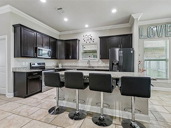 5th image of 940 Artesa Dr