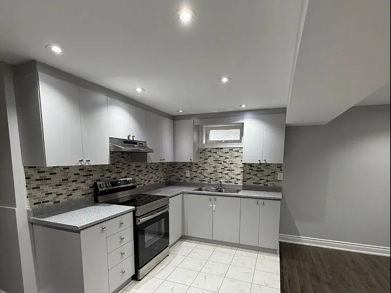 59 Cambridge Ave #BASEMENT — Photo 3