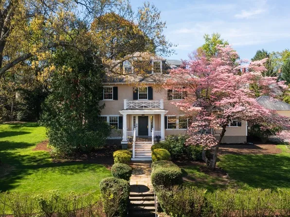 24 Lee Rd, Newton, MA 02467