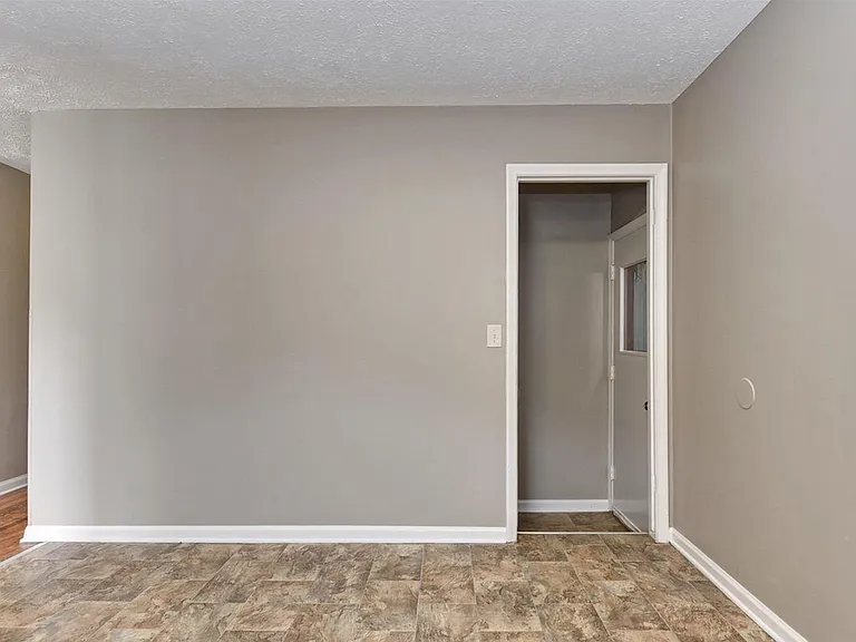 4706 Kansas Ave — Photo 8
