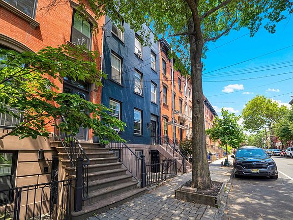 3rd image of 708 Garden St APT 1