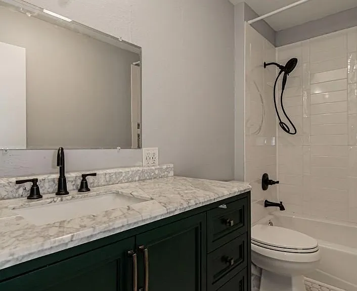 1501 Austin Ave — Photo 4