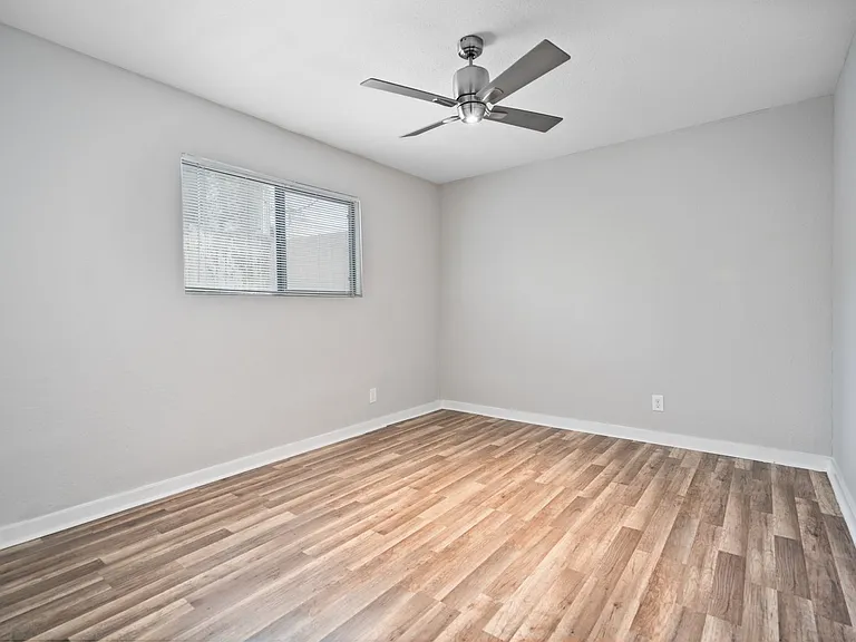 1423 Kipling St — Photo 5