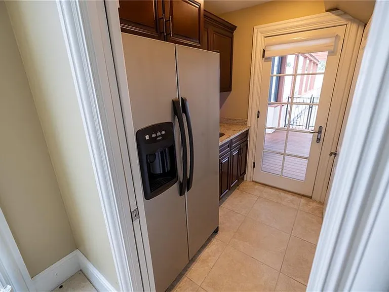 945 Westminster St #2 — Photo 18